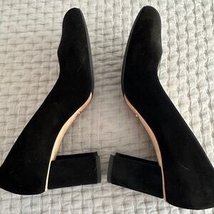 Sarah Flint Pefect Round Toe Pump size 39 perfect condition